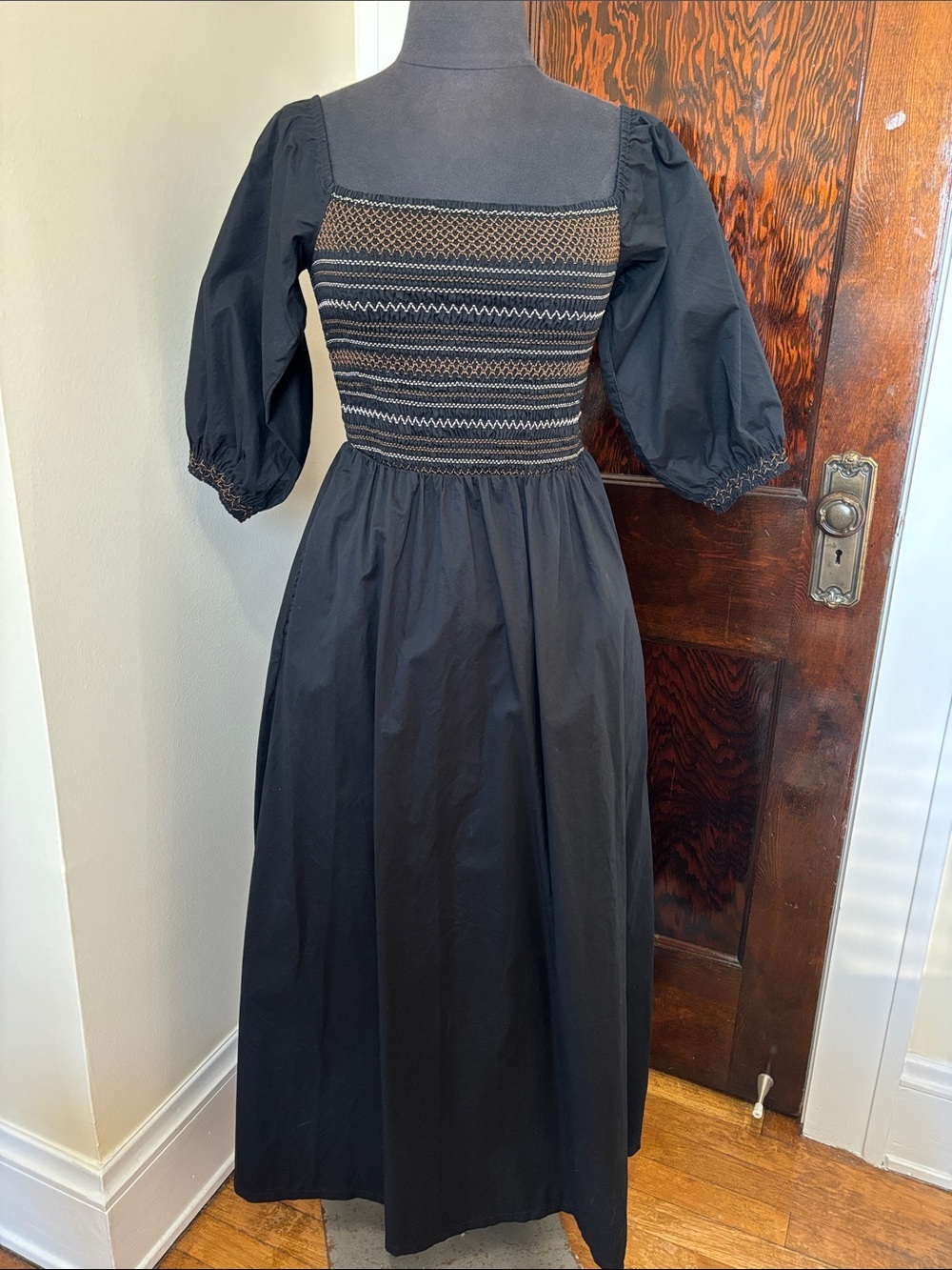Old Navy Black Puff Sleeve Smocked Bodice Maxi Dress 100% Cotton Pockets Neutral